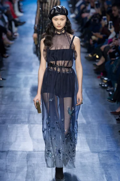 Look 32